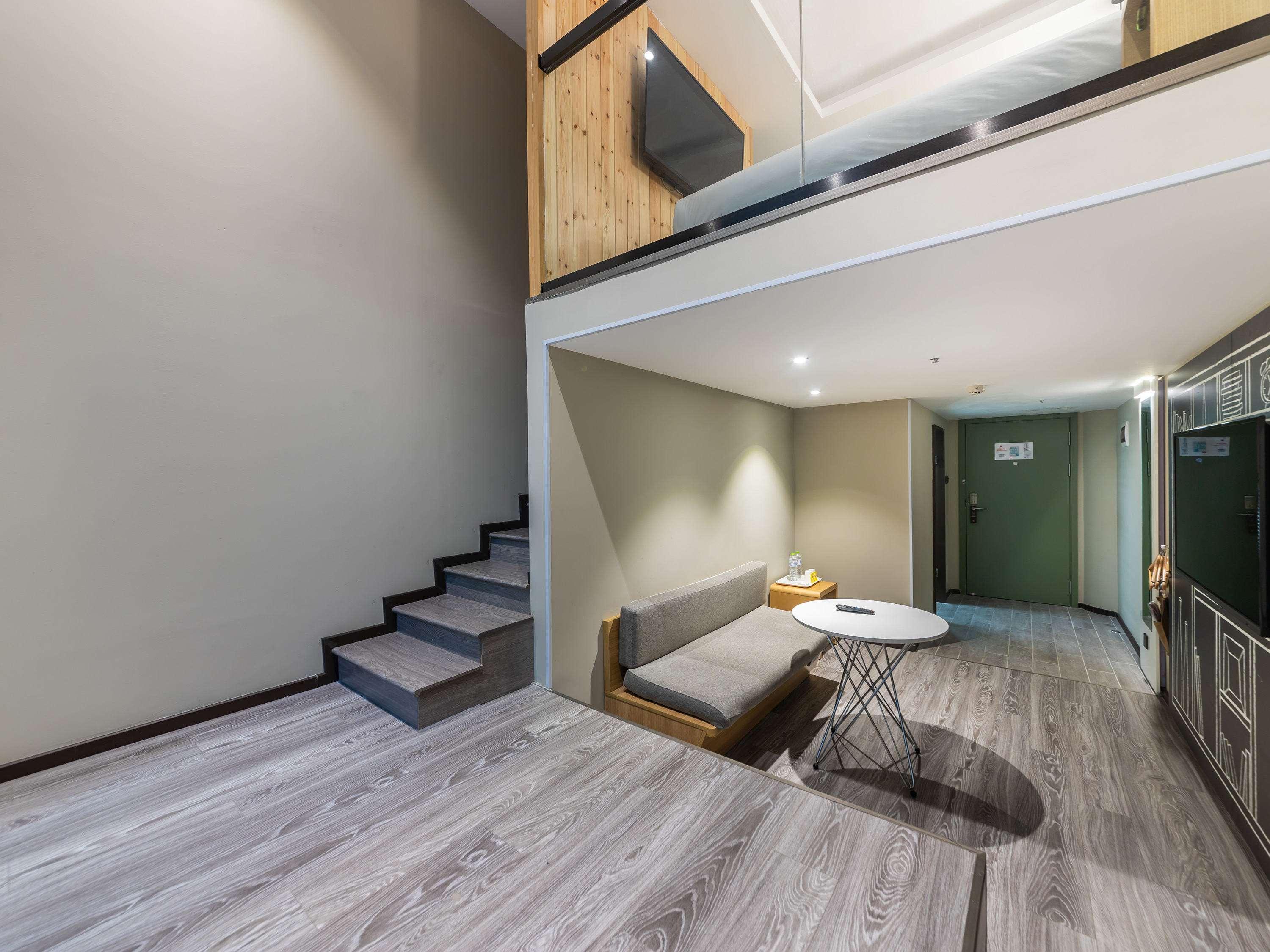 Ibis Chongqing Jiefangbei Pedestrian Street Hotel מראה חיצוני תמונה