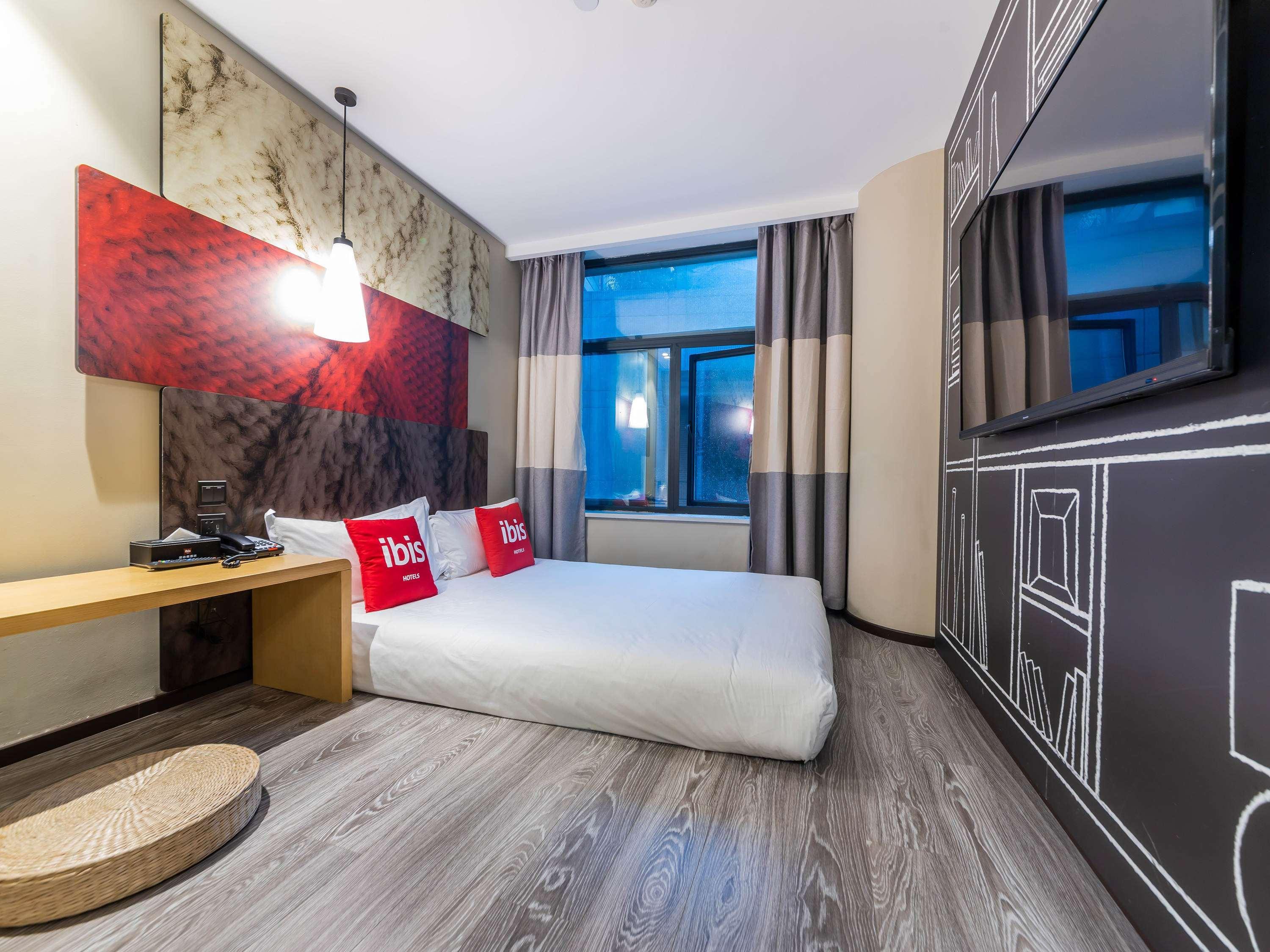 Ibis Chongqing Jiefangbei Pedestrian Street Hotel מראה חיצוני תמונה