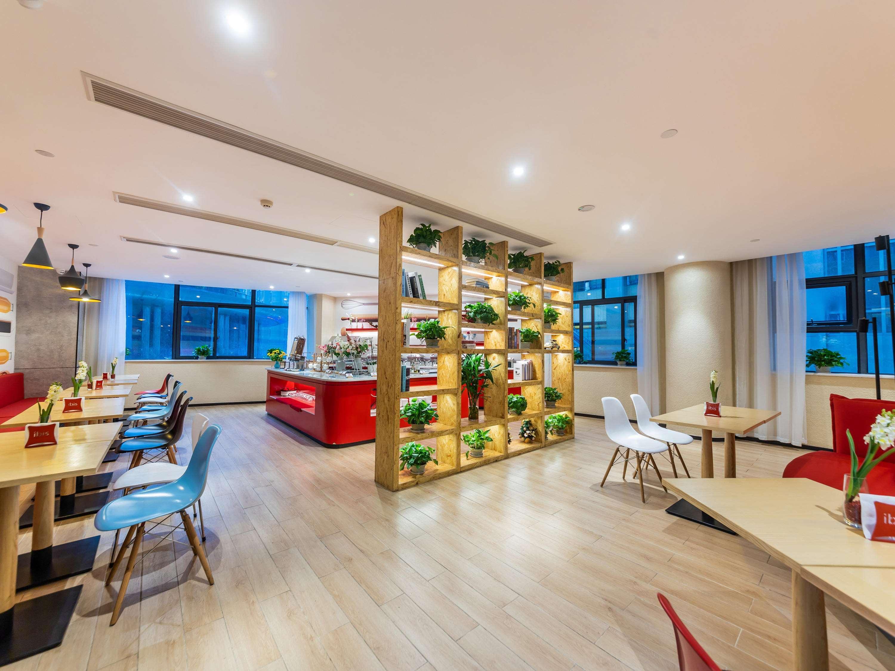 Ibis Chongqing Jiefangbei Pedestrian Street Hotel מראה חיצוני תמונה
