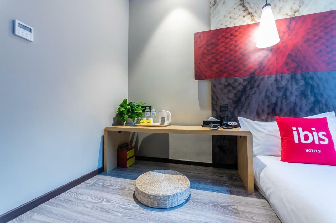 Ibis Chongqing Jiefangbei Pedestrian Street Hotel מראה חיצוני תמונה