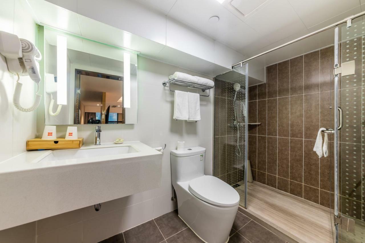Ibis Chongqing Jiefangbei Pedestrian Street Hotel מראה חיצוני תמונה