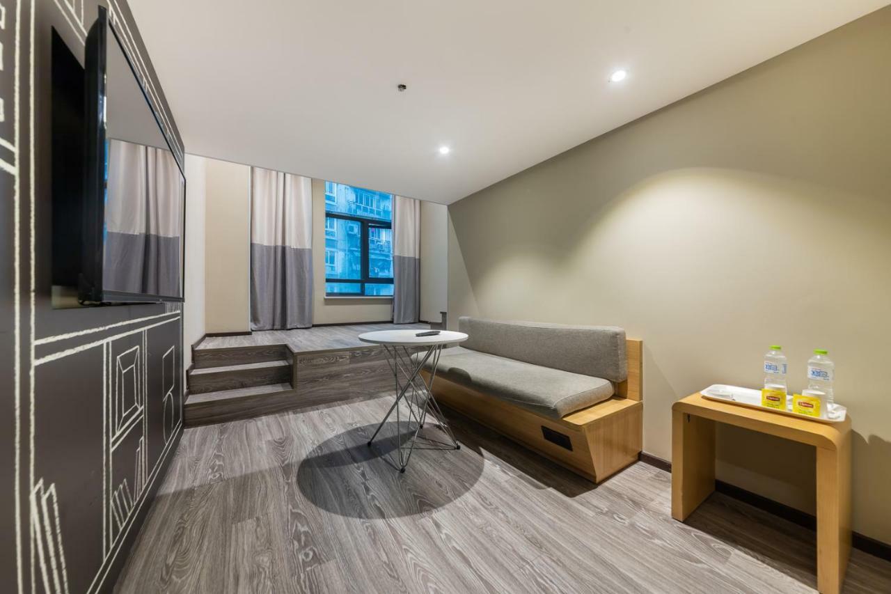 Ibis Chongqing Jiefangbei Pedestrian Street Hotel מראה חיצוני תמונה