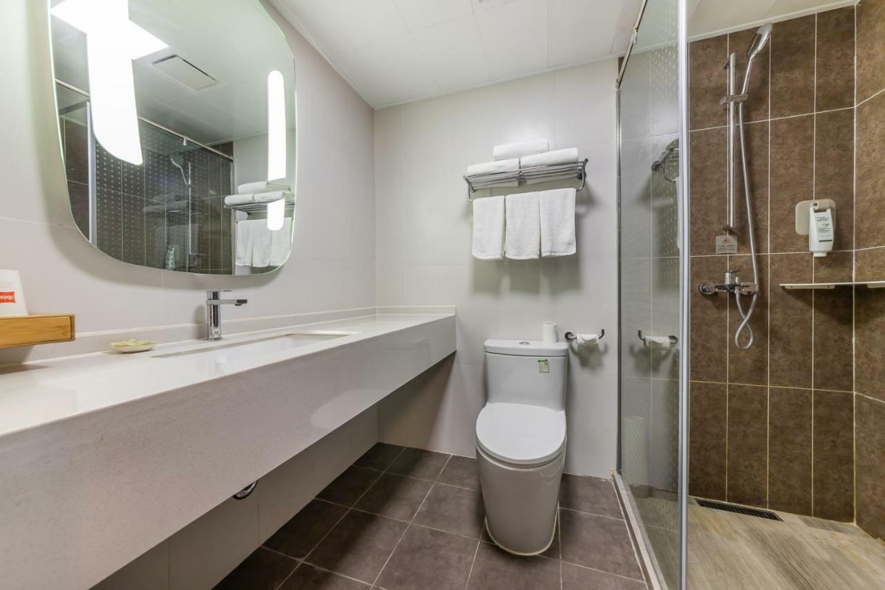 Ibis Chongqing Jiefangbei Pedestrian Street Hotel מראה חיצוני תמונה